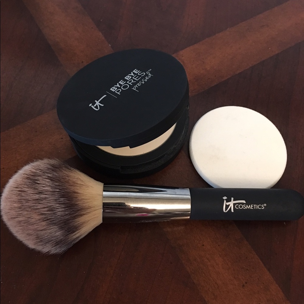 Bye bye pores pressed powder with brush
