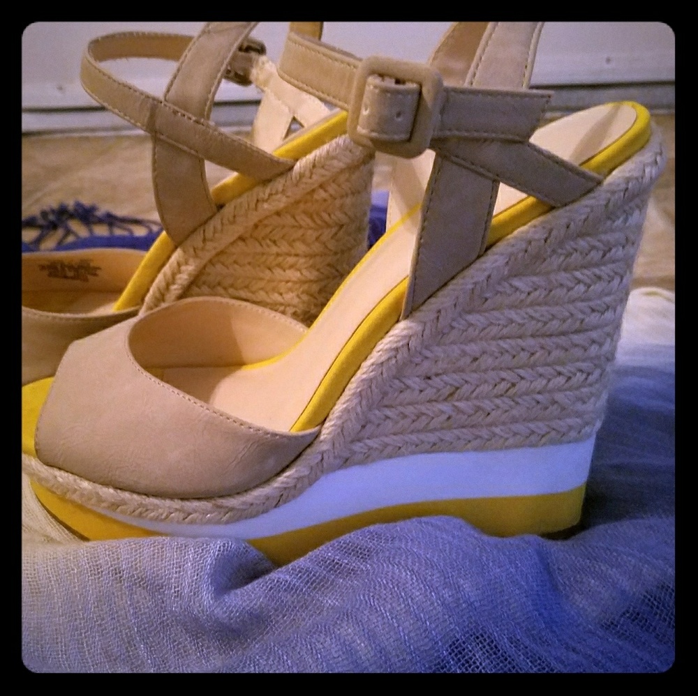 Elle yellow tan and white wedges