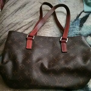Authentic Louis vuitton zip close tote