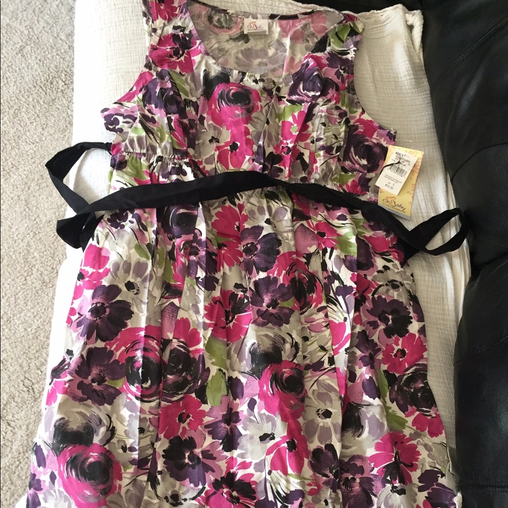 Oh baby by Motherhood floral dress.  Size L.  NWT