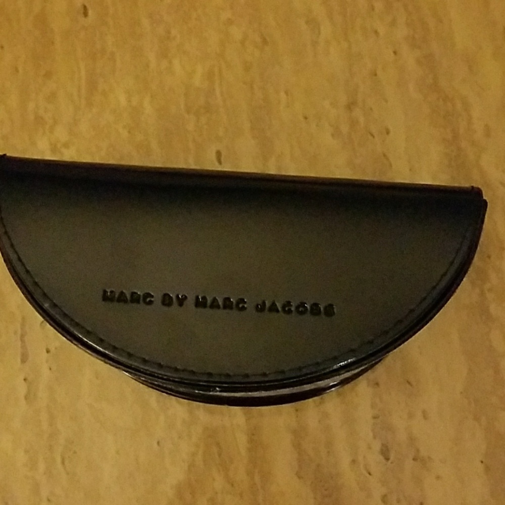 Sunglasses case