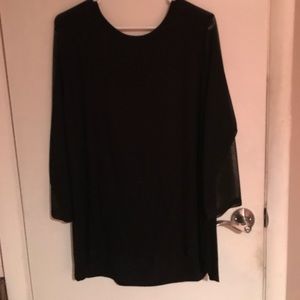 Lightweight top with see through sleeves