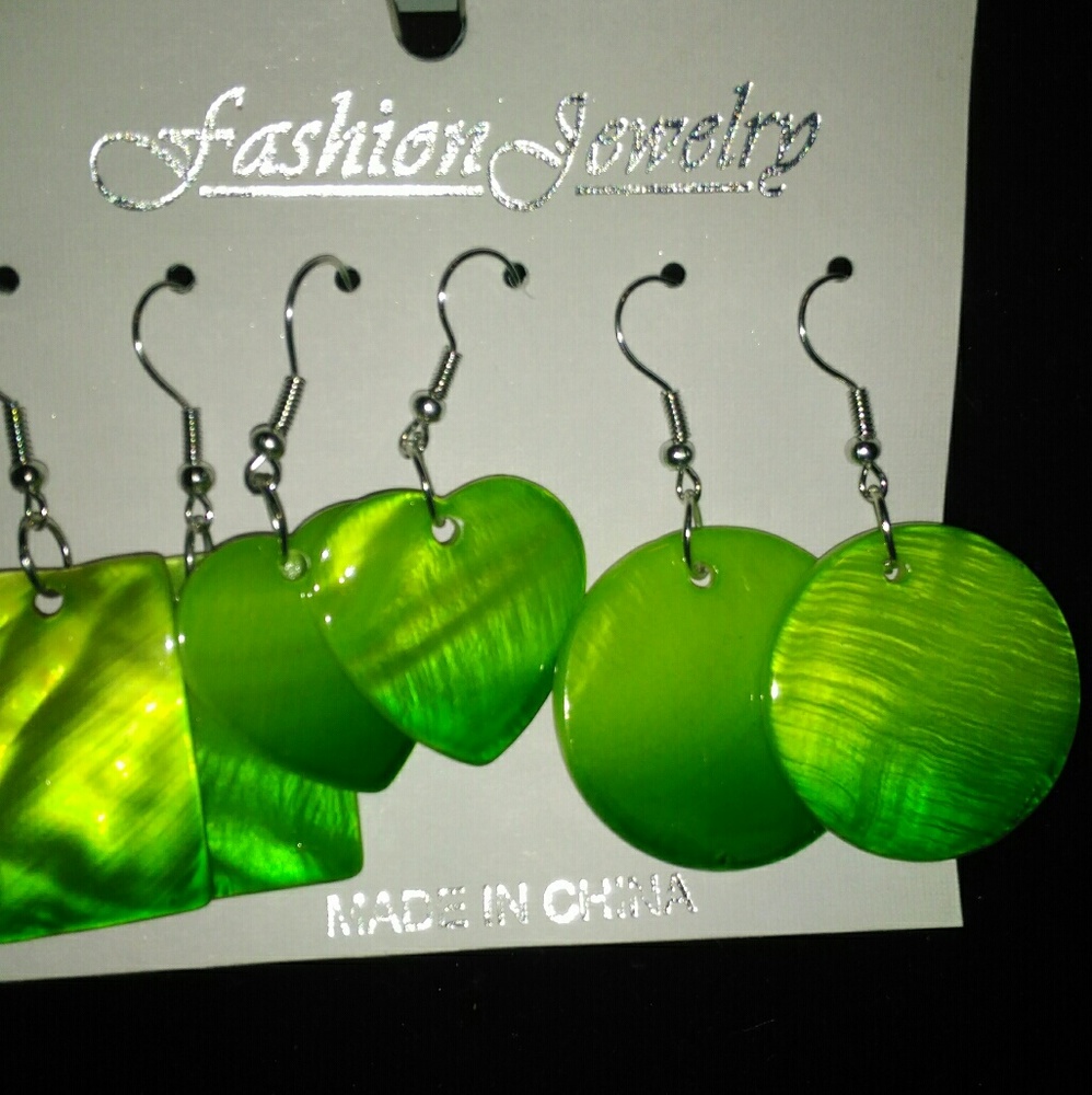 Shell green earrings
