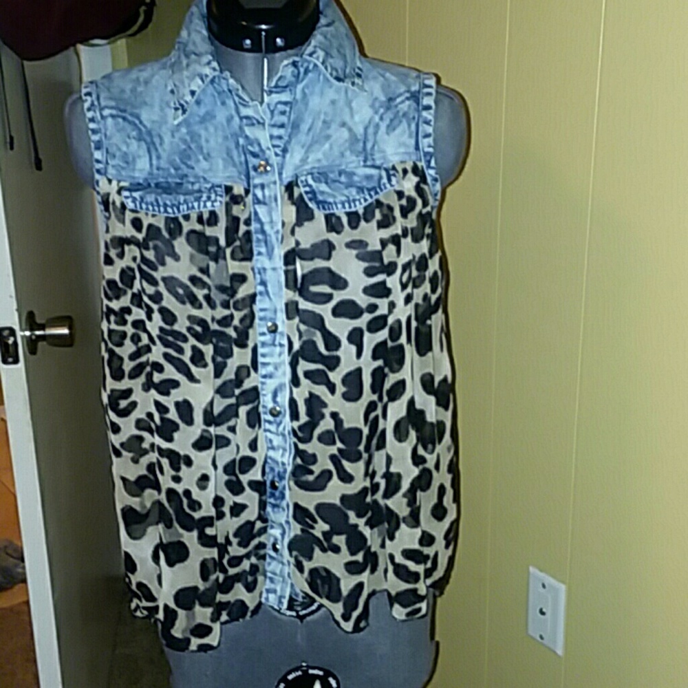 Fashion Web Denim/leopard sleeveless shirt