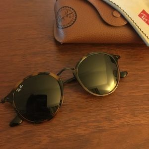 Ray-ban Round fleck sunglasses