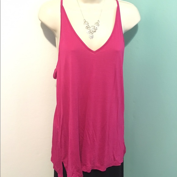 Old Navy Tops - Old Navy tank w/ spaghetti strap