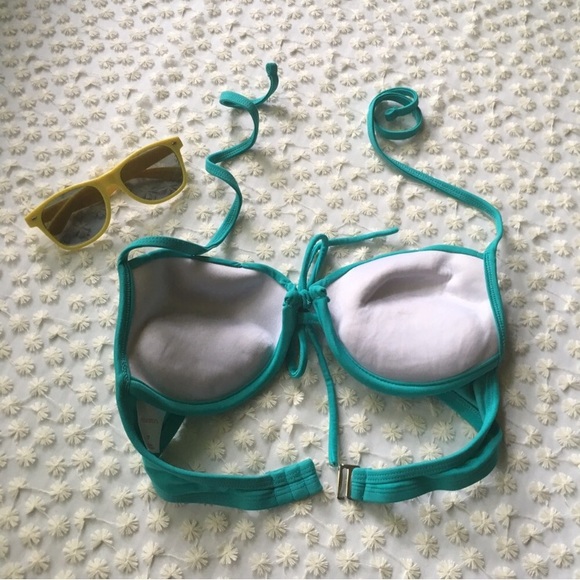 Medium bikini top bundle - Picture 5 of 6