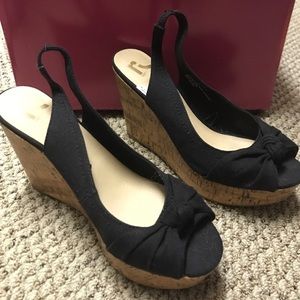 Black wedges