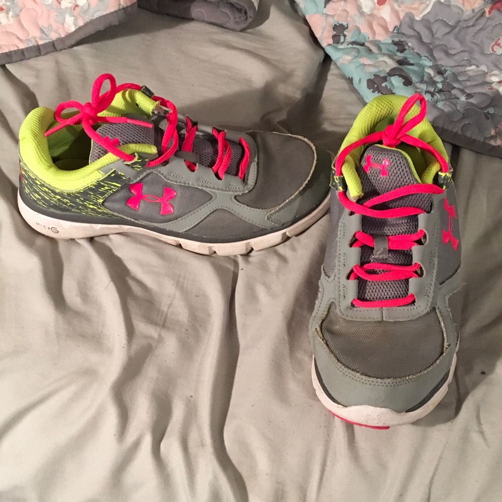 Under Armour Tennis shoes!  6.5! Open to offers!