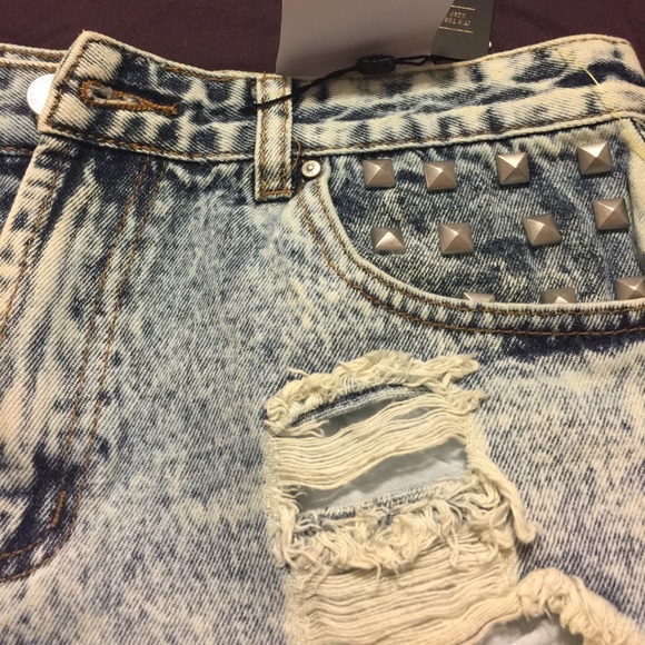 Denim Jean Short - Picture 3 of 3