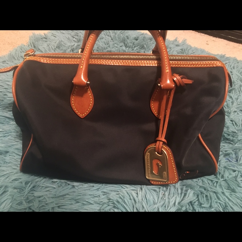 DOONEY & BURKE NYLON SATCHEL🎀