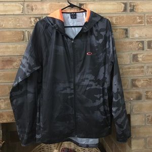 Lightweight Men's Oakley Jacket!