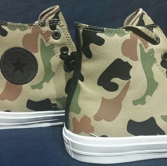 Chuck 2 reflective camo online