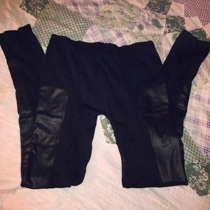 ✨🌟Material Girl black faux leather block leggings