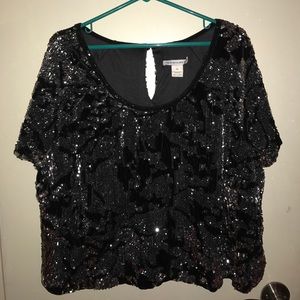 Beautiful sequined black/silver top.