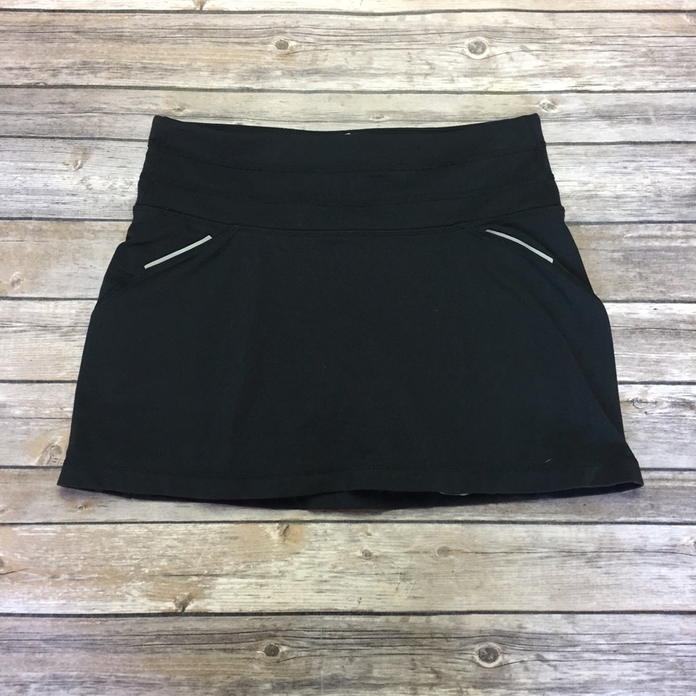Athleta Fitness skort with back pocket