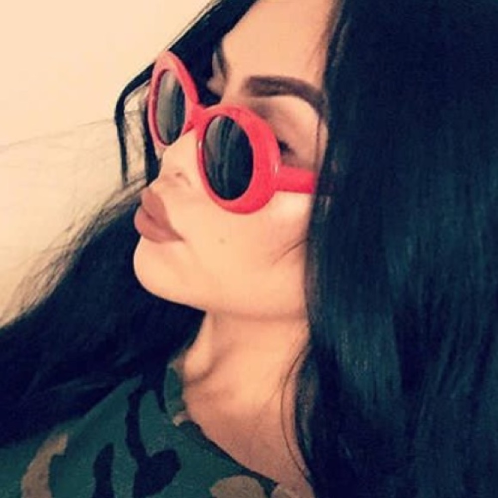 📸"Retro Babe" Round Oval Aviator Sunglasses - Picture 2 of 7