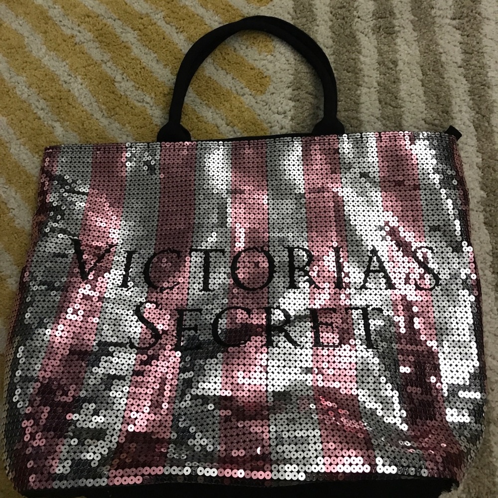 MOVING SALE! Never Used Victoria Secret Tote!