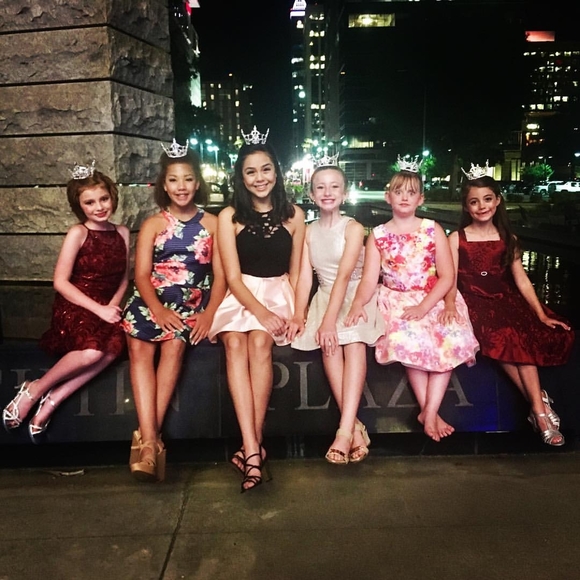 Meet your Posher, Jennifer - Picture 2 of 15