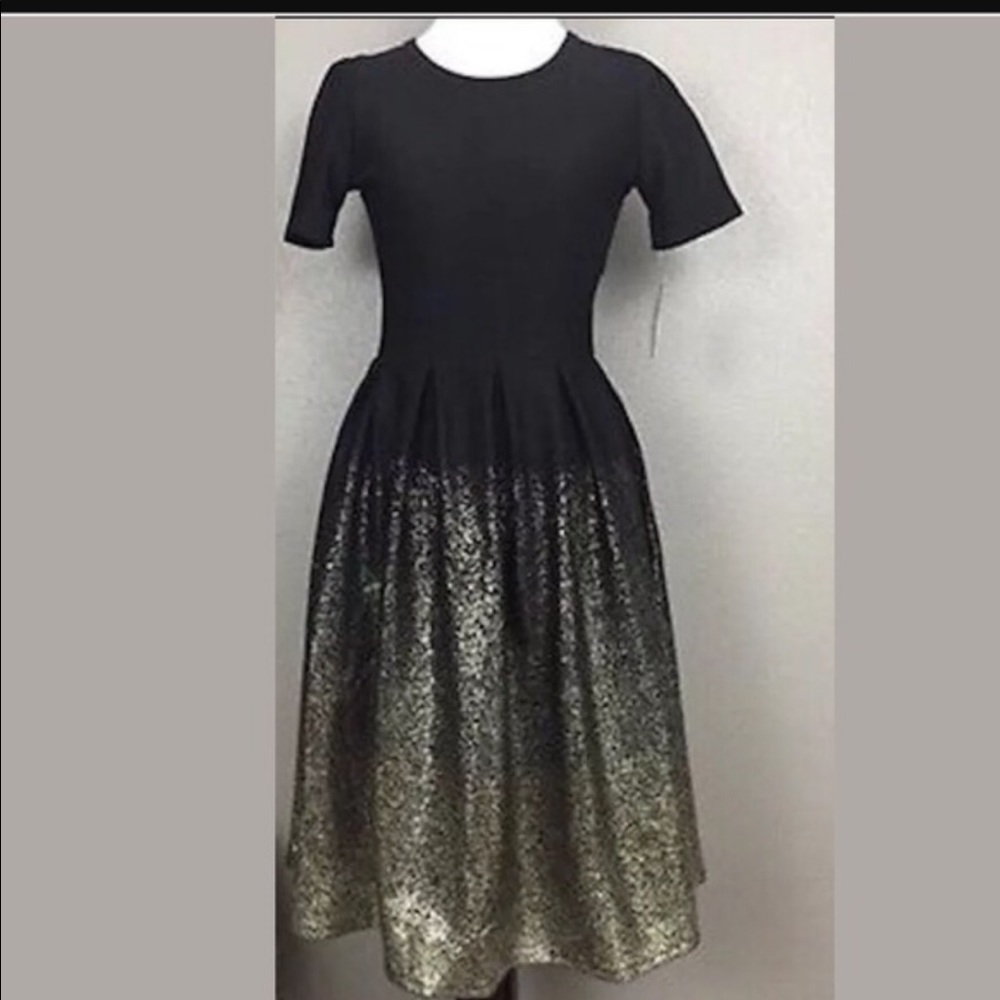 NWOT LULAROE ELEGANT AMELIA - BLACK WITH GOLD -XL