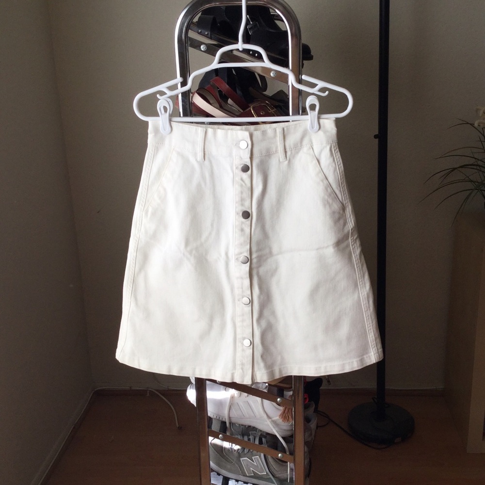 NWT H&M White Button Down Denim Skirt