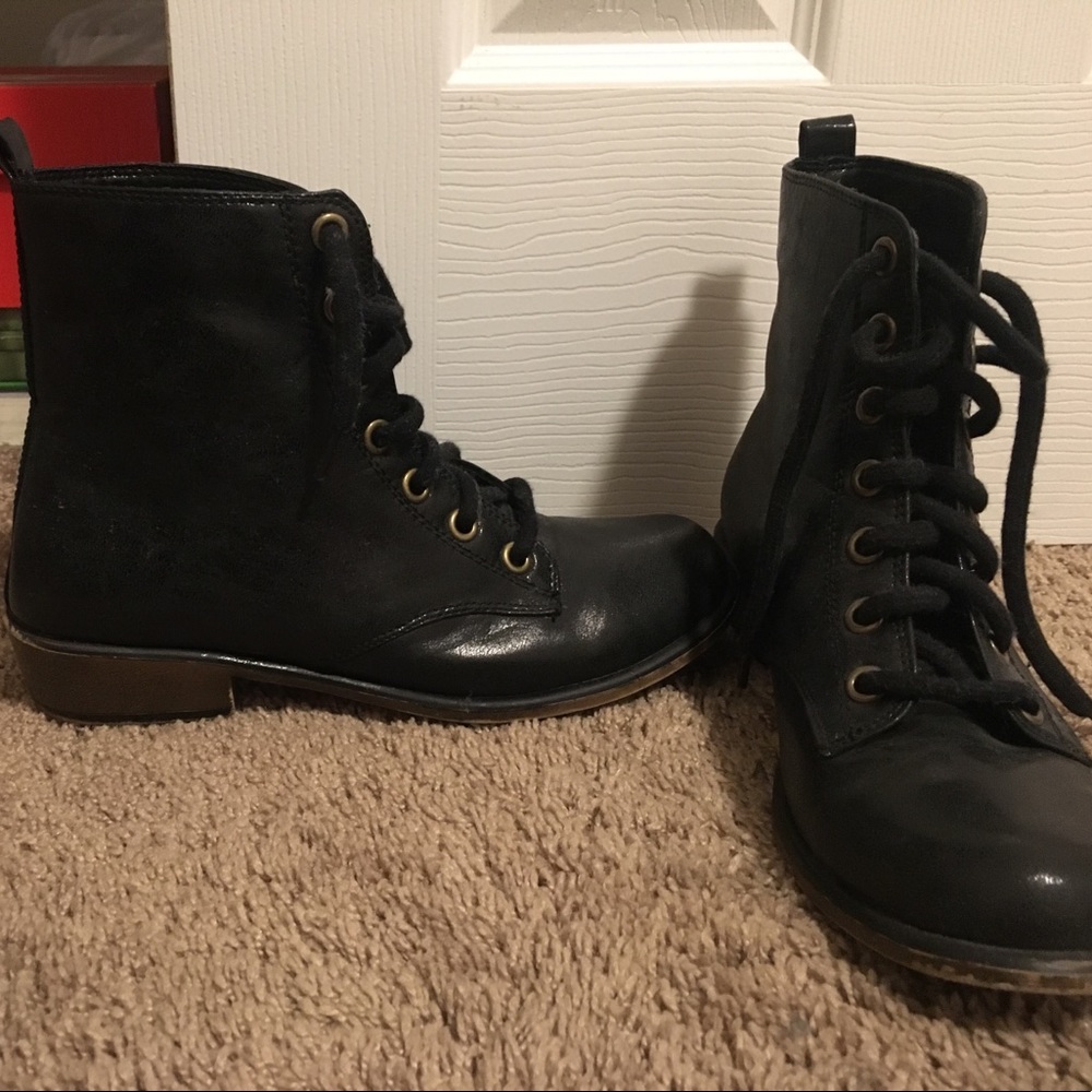 Boots - Picture 2 of 2