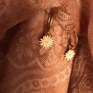 Kate Spade Daisy Hoop Earrings