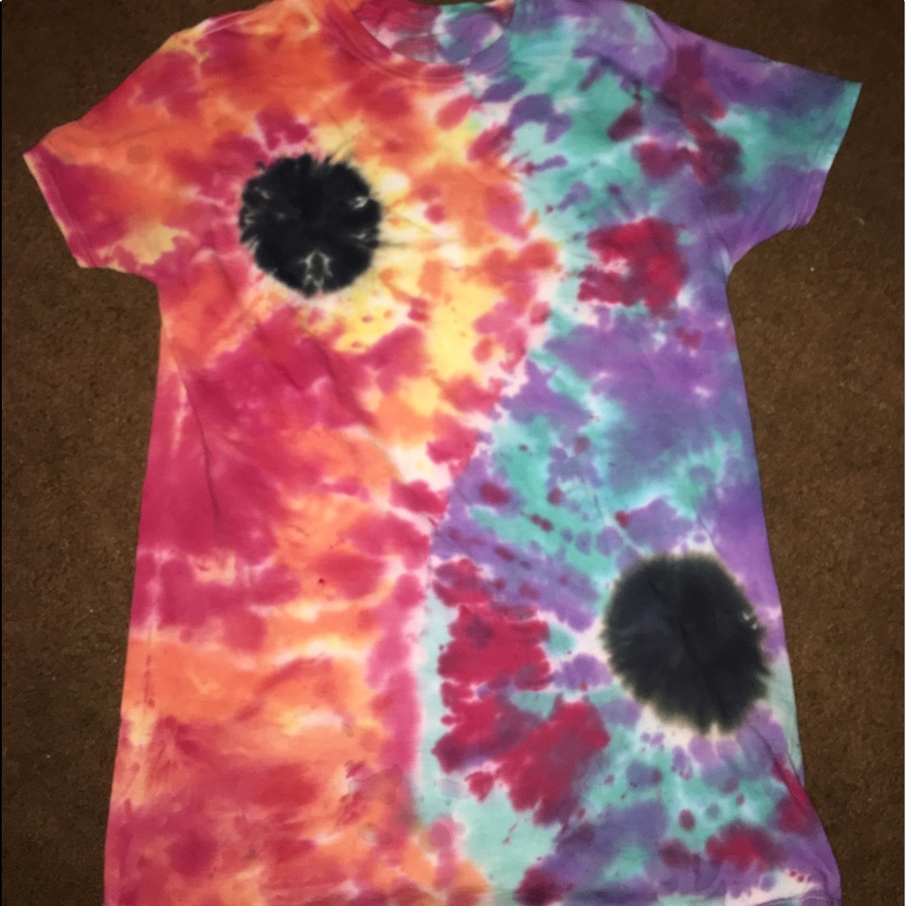 Yin and yang tye dye