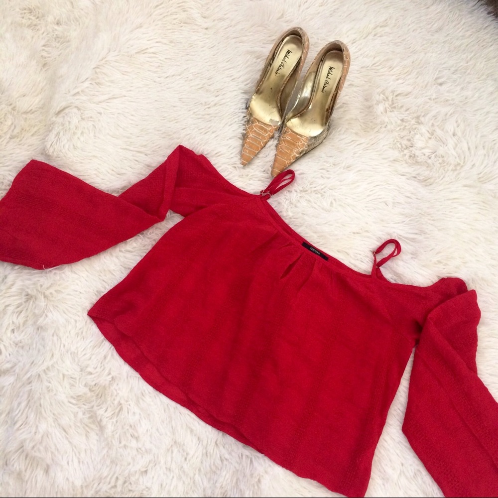 *LIKE NEW* Forever 21 Off-shoulder Bell Sleeve top