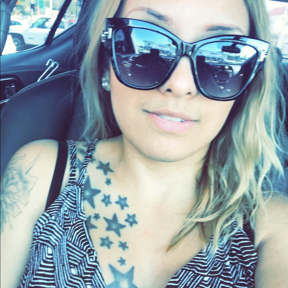 Meet your Posher, Anahi