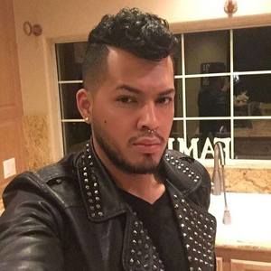 Meet your Posher, Alex