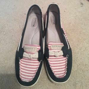 Size 9.5 pink and blue sperrys