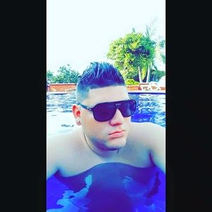 Meet your Posher, Jonathan