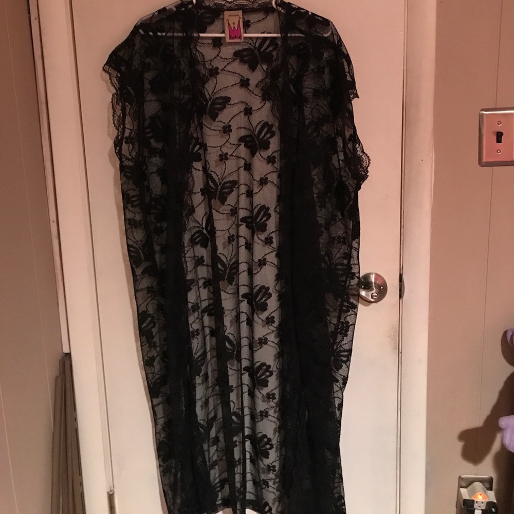 Long black lace covering