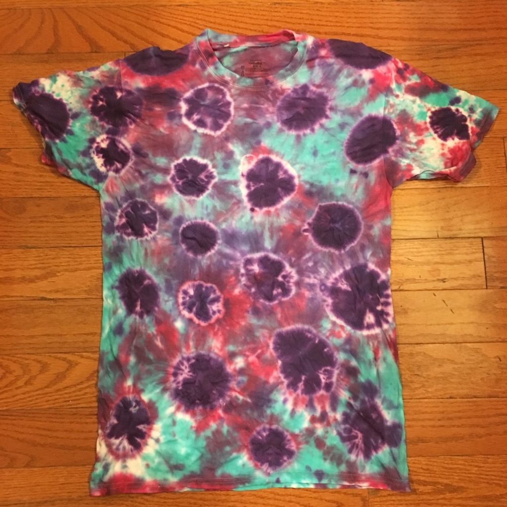 Dot tie dye