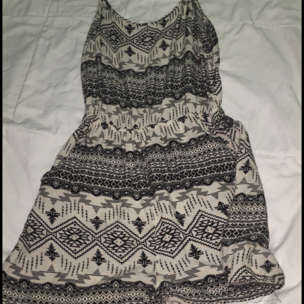 black&white tribal print