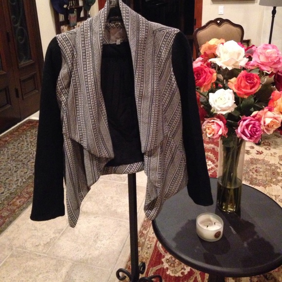 Chic Asymmetrical Jacket - Picture 1 of 4