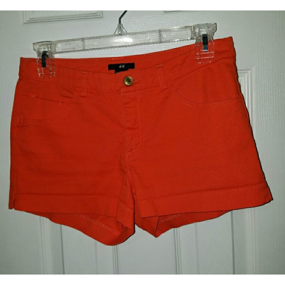 Adorable orange H&M shorts