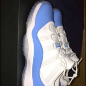 UNC Jordan 11 lows