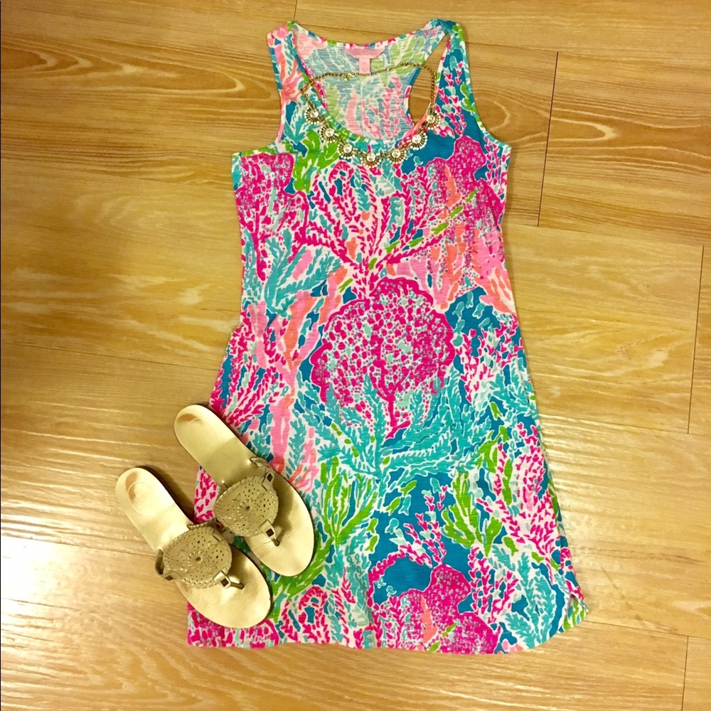 LILLY PULITZER:beautiful blue and pink coral print