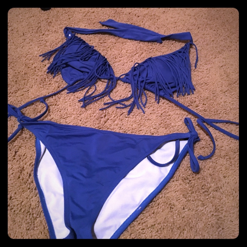 Comfortable and cute swimsuit! Brand new