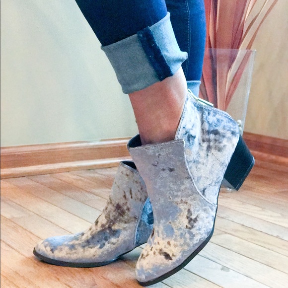 LAST PAIR! Crushed Suede Booties - Picture 4 of 8