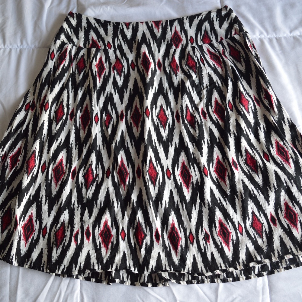 Allison Taylor black white red patterned skirt