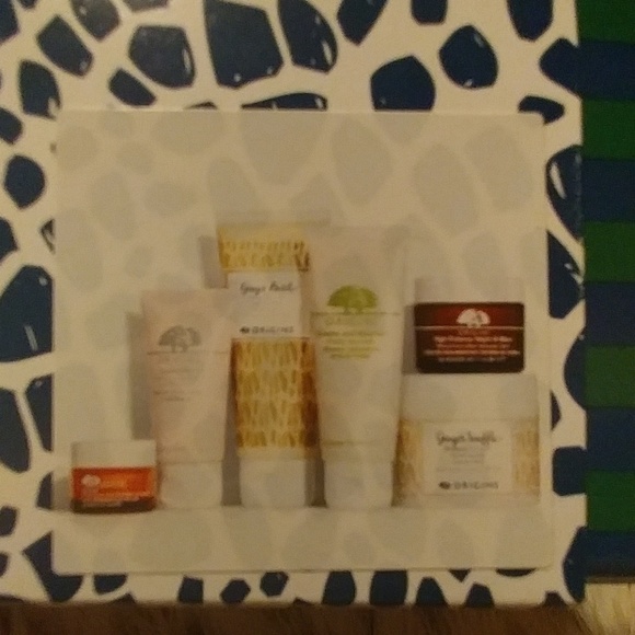 SOLD!NWT Origins Superstars Gift Box - 6 Products! - Picture 2 of 8