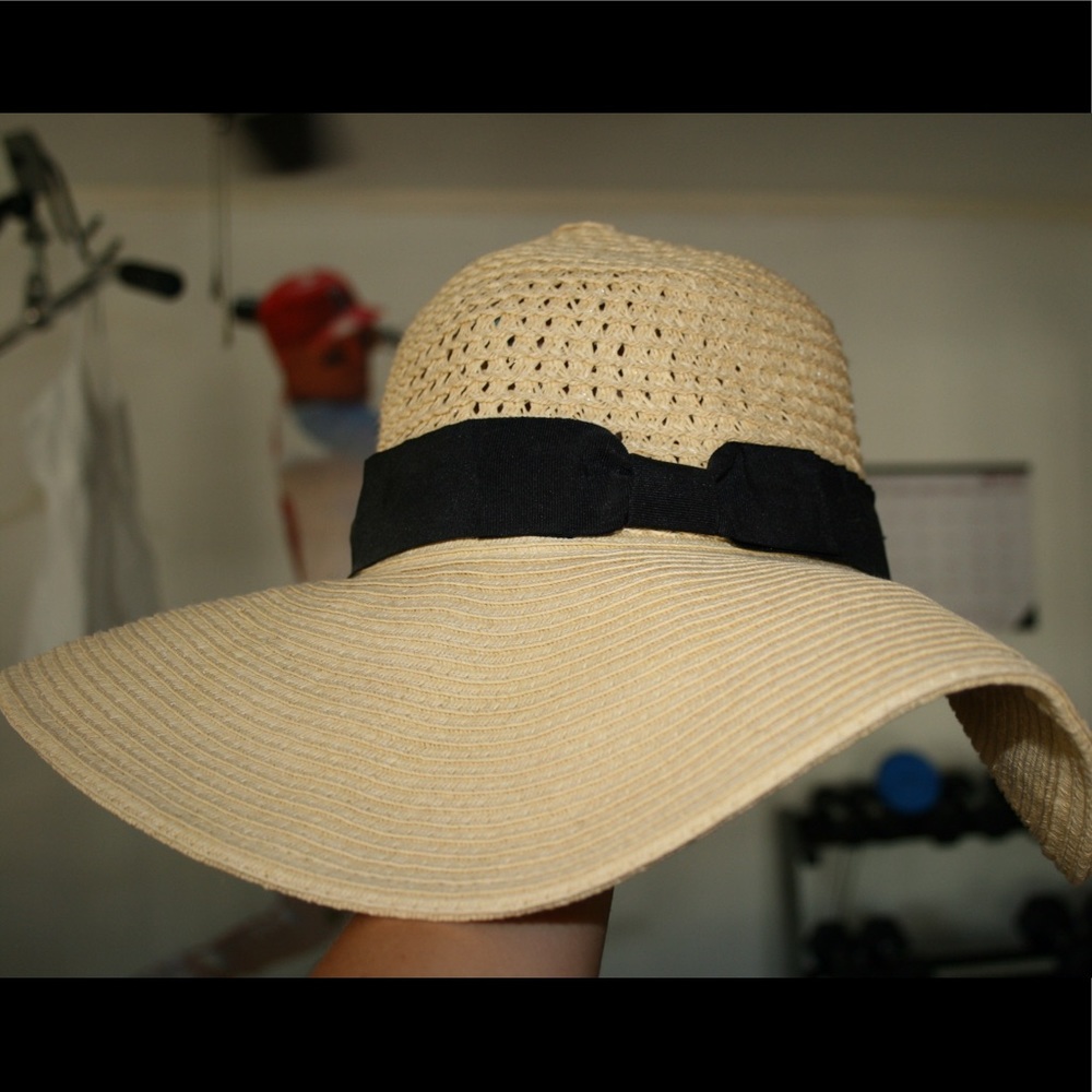 SOLD ON MERCARI August Floppy Hat