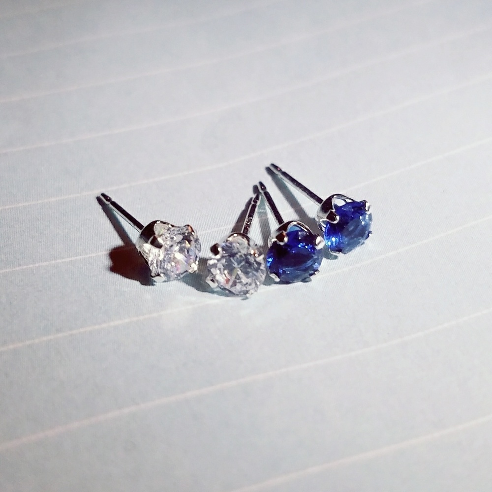 Topaz Stud Set - Blue and White