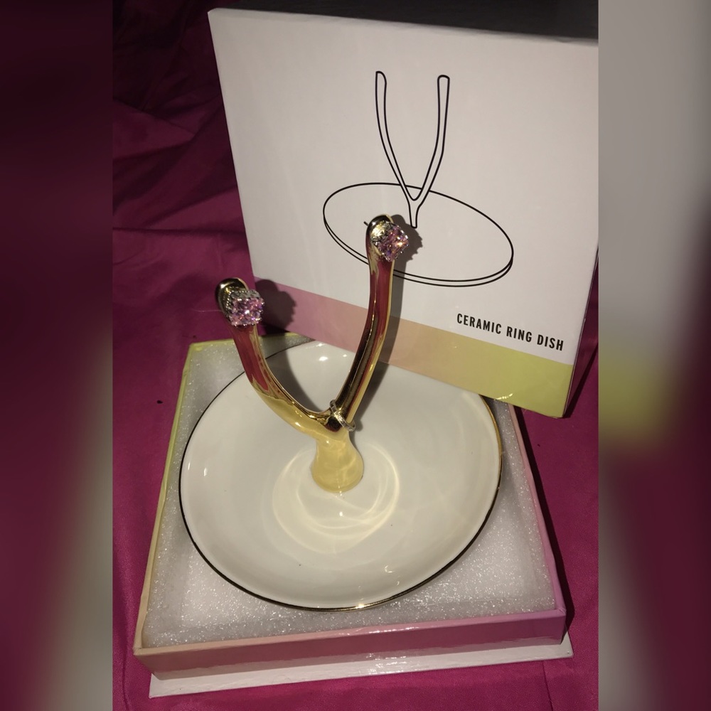 Wishbone jewelry holder