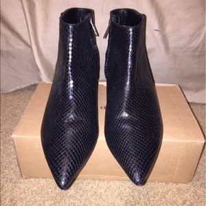 Zara black snakeskin leather ankle boots 40