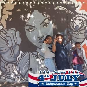 Meet your Posher, Della