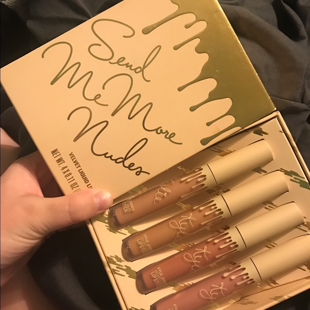 Kylie Summer velvet lip kit!